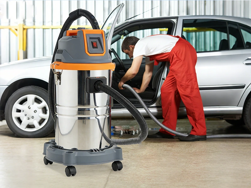 Avanceret filtrering og høj sugeevne til omfattende bilindvendig rengøring